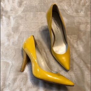 Kenneth Cole New York First Class Date Pumps